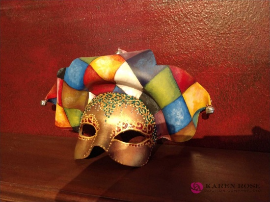 Masquerade mask wall decor