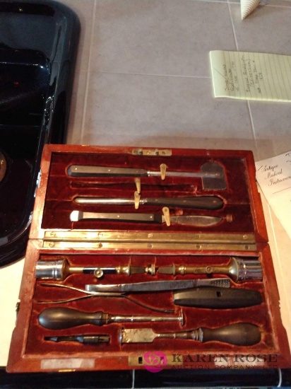 Trephine surgical set