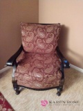 side arm cushioned chair b2