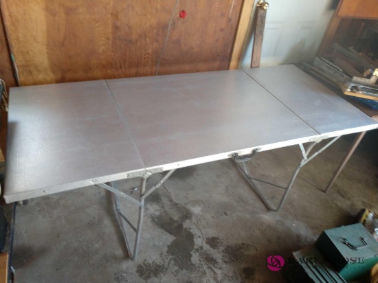 6 foot aluminum folding table