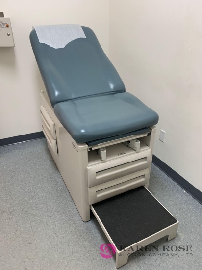 Patient examining table