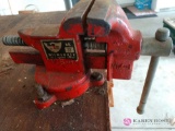 Milwaukee bench vise