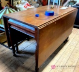 Vintage drop leaf dining room table