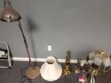 Lamp group including desk lamp and floor lamp