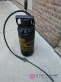 Industrial service sprayer