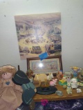 Miscellaneous figurines and wall art