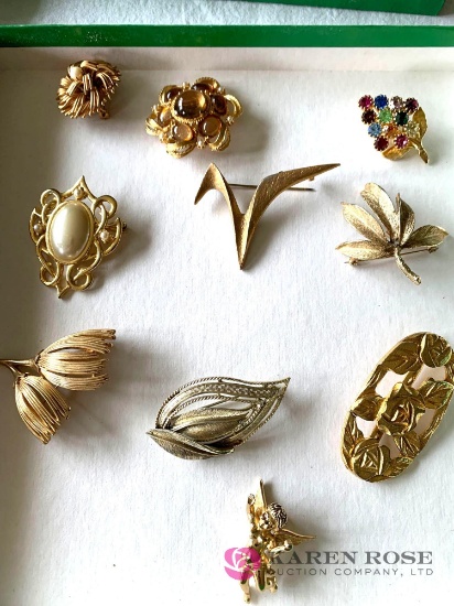 10 Costume jewelry pins