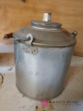 10-in tall C&O railroad oil can