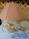 Country chicken lamp