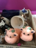 Lot of cow figurines /salt the peppers