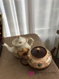 2- tea pots