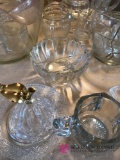 Assorted clear glass bowls,dishes