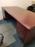 O4 - Desk and Chair