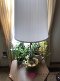 F1 Lamp and shade with 2- live plants