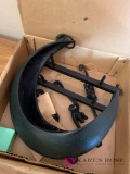 B2 cast iron moon candle holder decoration