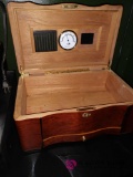 B2 15-in humidor