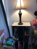 DR Shoe rack with shoes and lamp