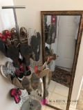 DR Shoe rack with shoes/ mirror