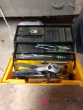 Keter 18-in tool box with contents (basement)