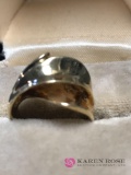 14 kt gold ring Wave top 7.2 grams