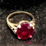 10 kt gold Synthetic Ruby ring