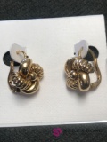 Hallmark 10 kt ear rings