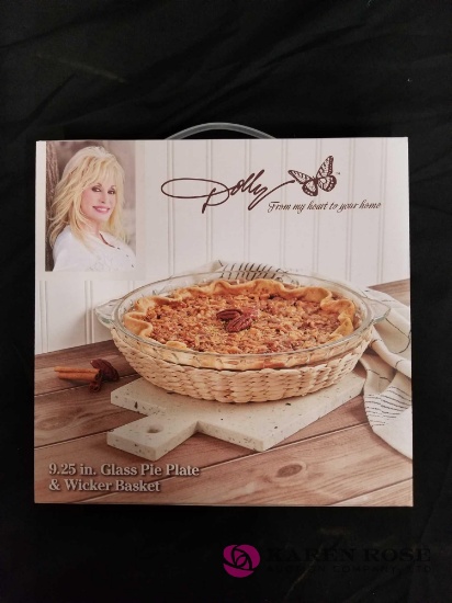 Dolly Parton Pie Plate with Wicker Basket
