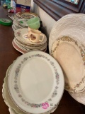 A lot collectible dishes