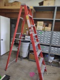 8 ft fiberglass step ladder