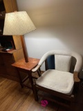 Table/lamp and ranch oak chair