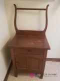 BR5 - Vintage Wash Stand