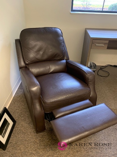 Reclining chair room #2