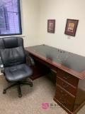 Large office desk and chair room #10
