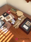 Jewelry /gloves/box