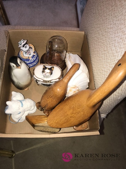 figures/cat music box/shell/wooden ducks