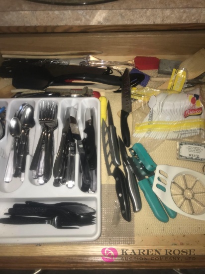 silverware and kitchen utensils