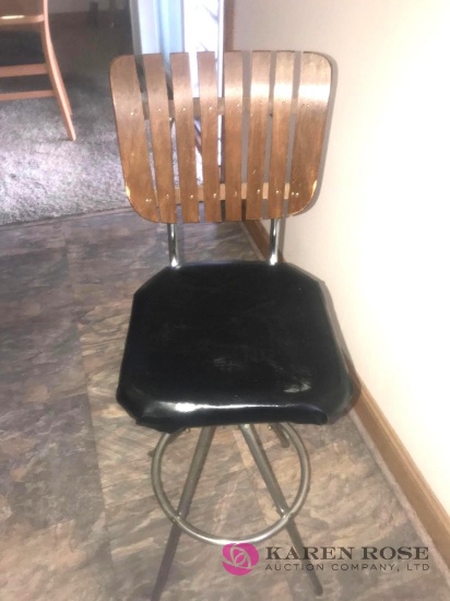Bar chair with back