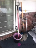 Shovels/rake/broom