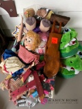 Assorted vintage character dolls