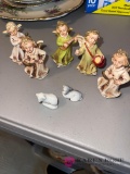 Seven assorted nativity pieces