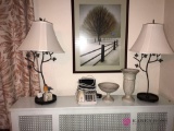 2- table lamps/hearing phone/2- vases