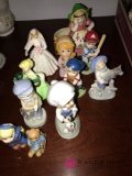 11- figurines