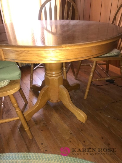 round oak table with 3- chairs
