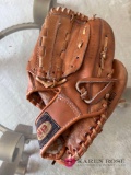 Baseball mitt