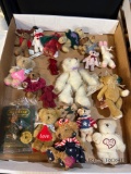 20 mini collectible bears