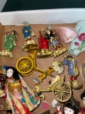 lot of Japanese figural People