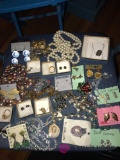 costume jewelry earrings/necklaces/rings