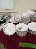 85 pieces petite bouquet dinnerware