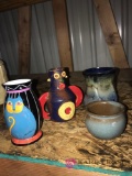4- pottery vases