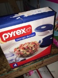 Pyrex storage 4- deluxe bowl set